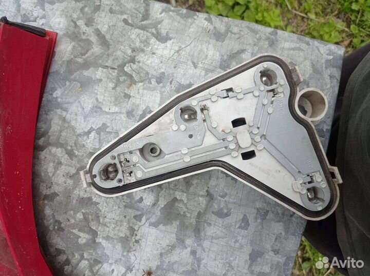 Фонарь задний ford focus 1