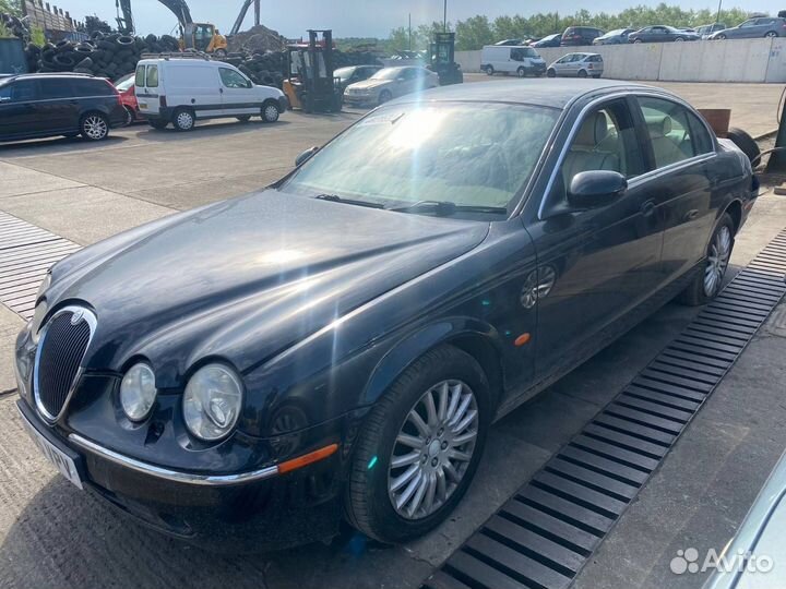 Разбирается на запчасти Jaguar S-type черный