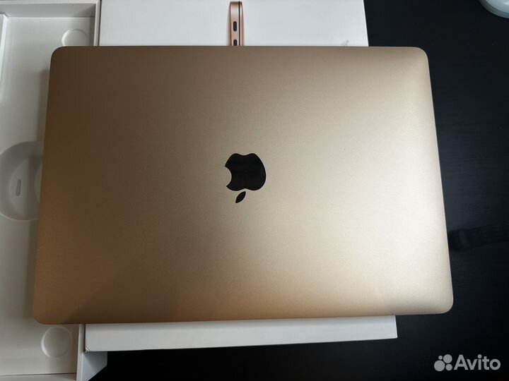 MacBook Air 13 2020 М1/8Gb/256SSD/15ц/Новьё