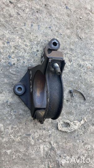 Кронштейн для привода 1.6 Форд фокус 3