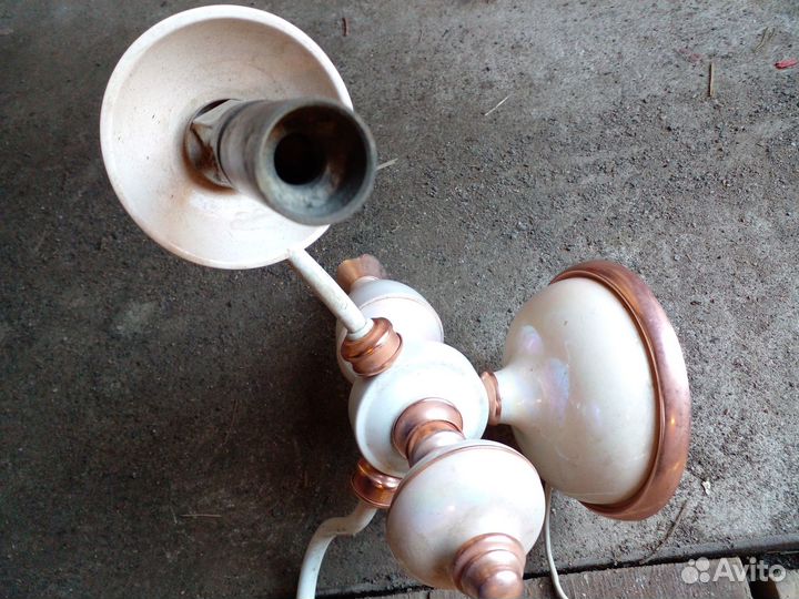 Светильник на стену