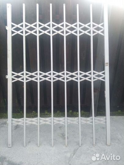 Металлическая решетка-гармошка