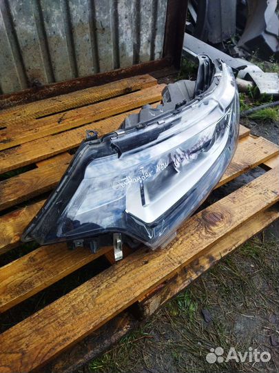 Фара левая Mitsubishi Outlander 2018