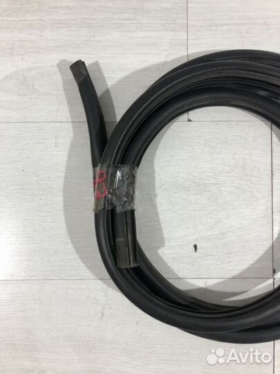 Уплотнитель двери задний правый chevrolet aveo T25
