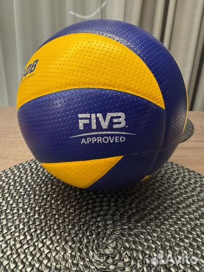 Волейбольный мяч Mikasa mva200