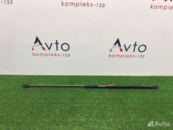 Амортизатор капота Mercedes-Benz C-180 W204