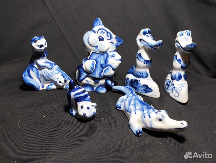 Статуэтки фарфоровые, гжель