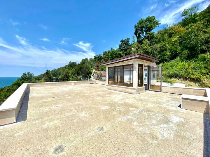 Коттедж 850 м² на участке 6 сот.