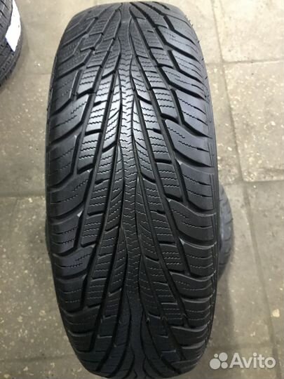Maxxis Victra SUV M+S 225/65 R17