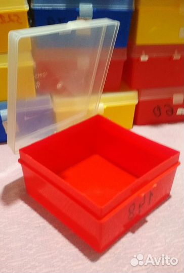 Пластиковая коробка для хранения мелочей