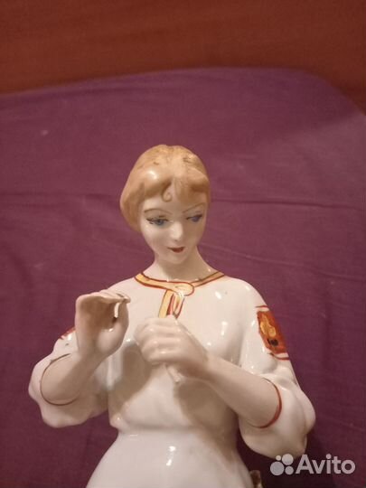 Статуэтка Любит не любит