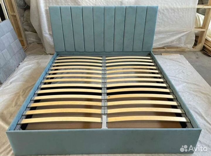 Кровать с изголовьем