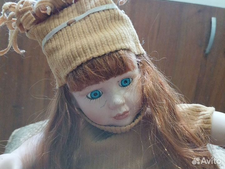 Кукла интерьерная фарфоровая музыкальная