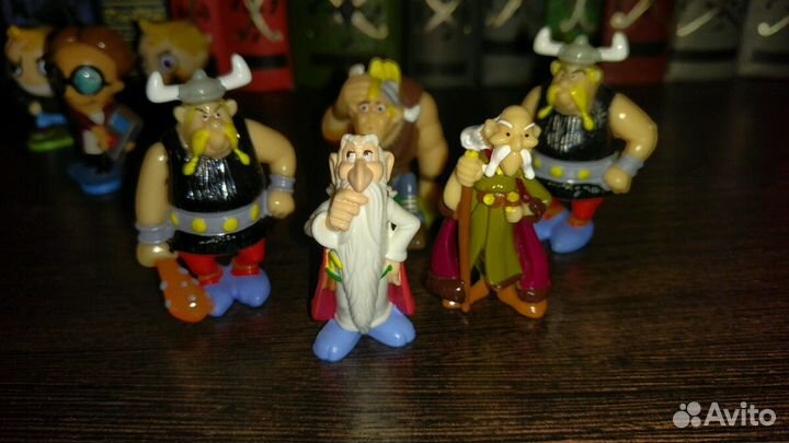 Игрушки Киндер-Сюрприз из разных коллекций