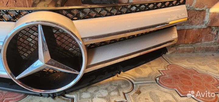 Решётка радиатора Мерседес С207-2010С