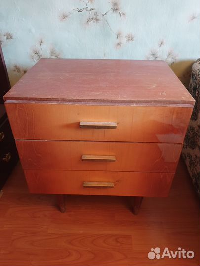 Тумба прикроватная