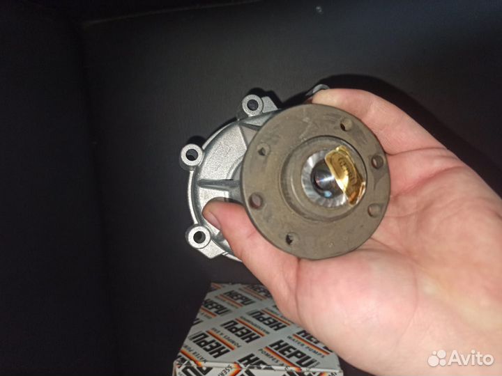 Mercedes w 124 помпа водяная Hepu P176