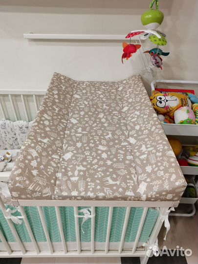 Пеленальная доска на кроватку