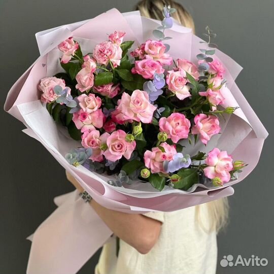 Авторский букет с кустовыми розами