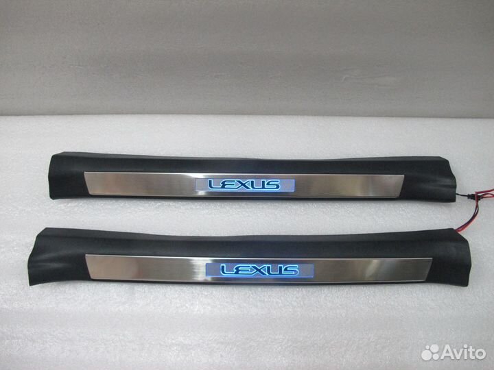 Накладки NX 200 / NX 300H / NX 200t на пороги двер