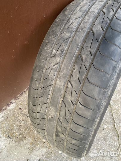 Toyo DRB 215/55 R17