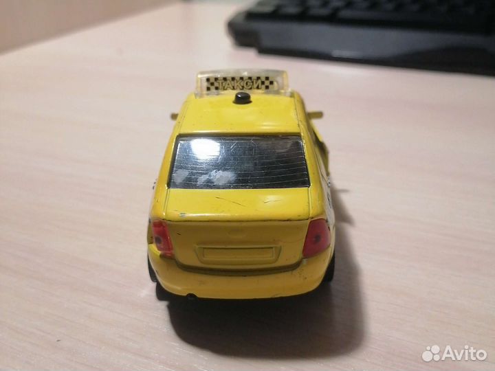 Модель машинки LADA такси
