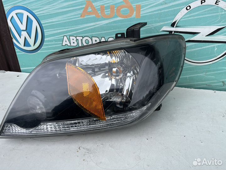 Фара левая Mitsubishi outlander/02-09г