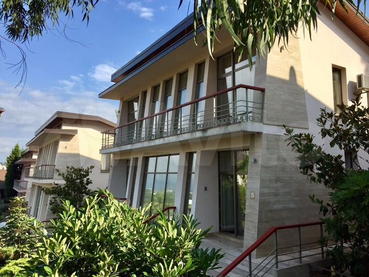 Коттедж 260 м² на участке 100 сот.