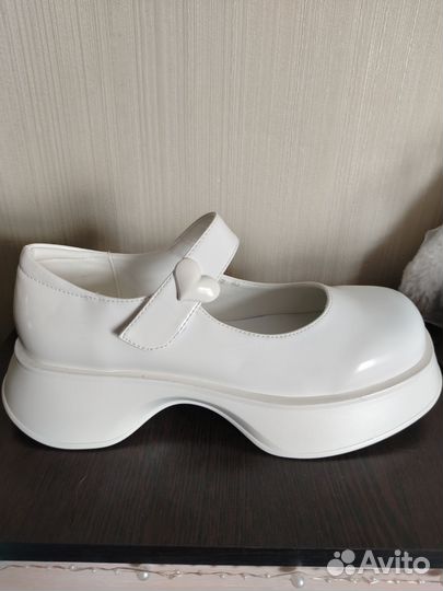 Туфли женские 40 размер белые