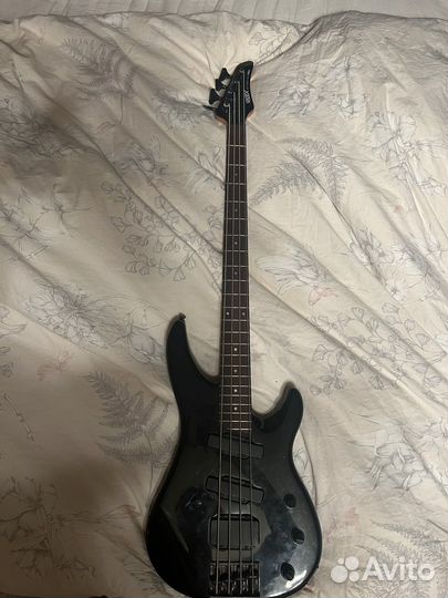 Бас гитара yamaha