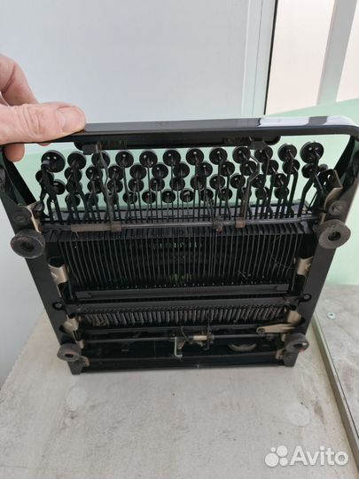 Печатная пишущая машинка