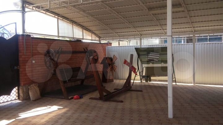 Дом 275 м² на участке 11 сот.