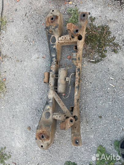 Задний подрамник mazda 3 bk