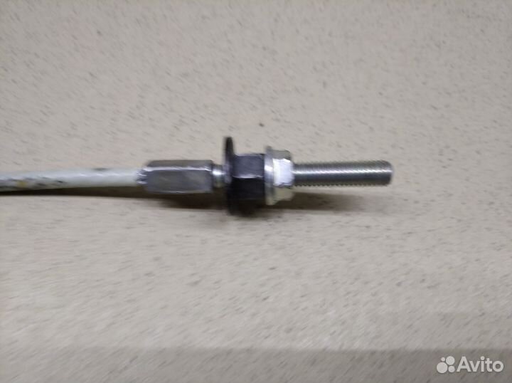 Трос стояночного тормоза центральный Corolla E15 2