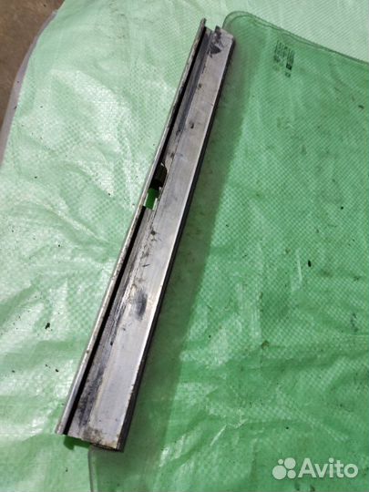 Стекло переднее левое Opel Vectra A хетчбек 1.6I