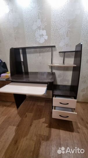 Компьютерный стол
