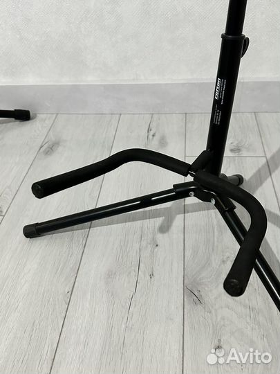 Подставка для гитары