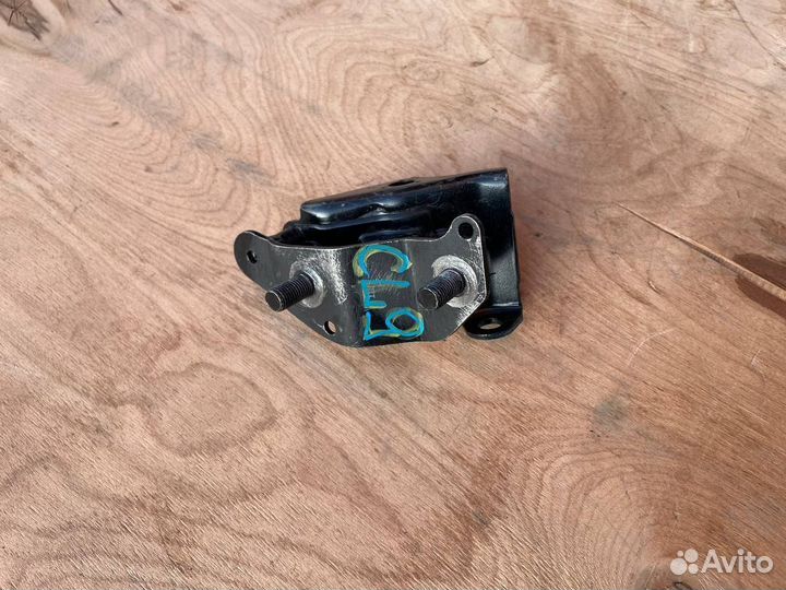 Подушка АКПП на подрамник Honda Accord 7 CL9