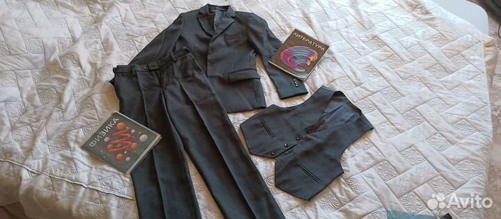 Костюм-тройка