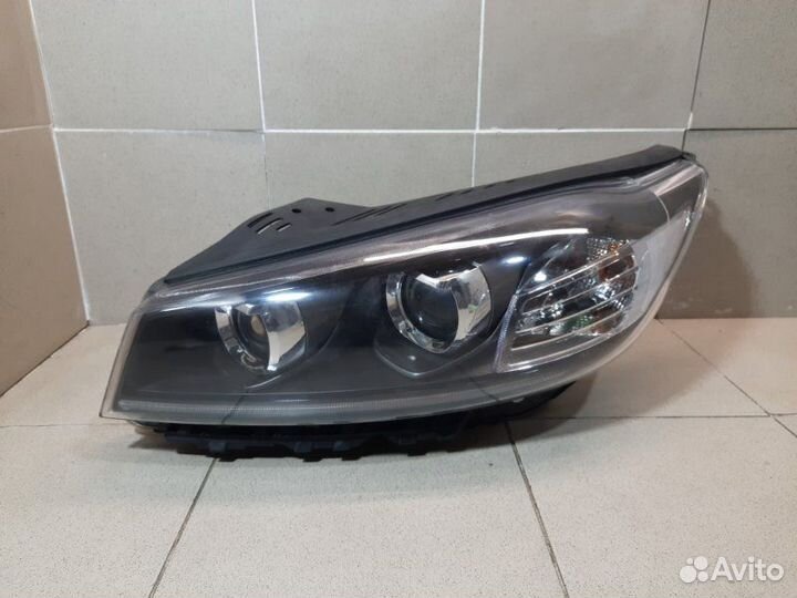 Фара левая Kia Sorento UM