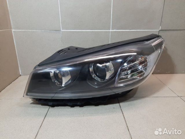 Фара левая Kia Sorento UM