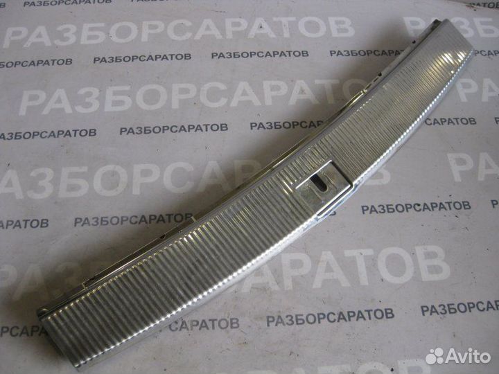 Обшивка багажника на заднюю панель хром задняя