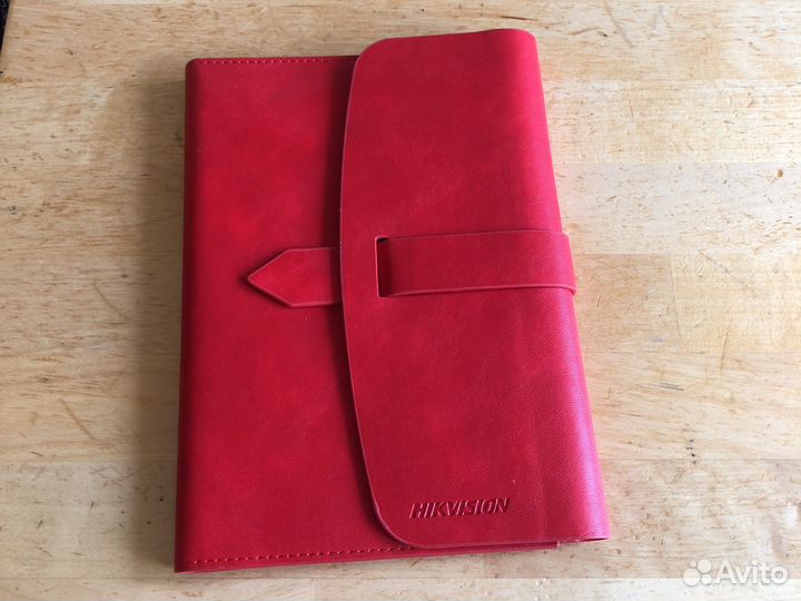 Чехол для планшета новый красный