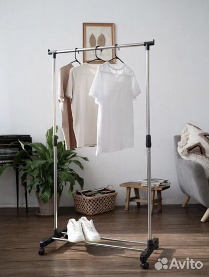Вешалка для одежды напольная на колесиках