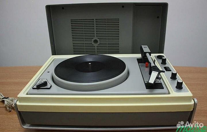 Виниловый проигрыватель концертный 304