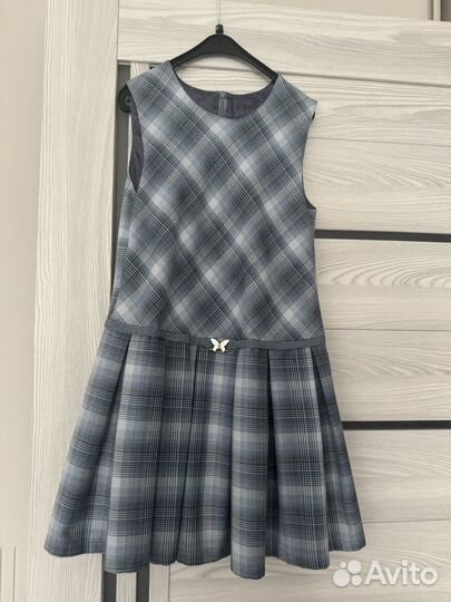 Продам школьный сарафан