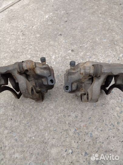 Суппорта передние passat b3