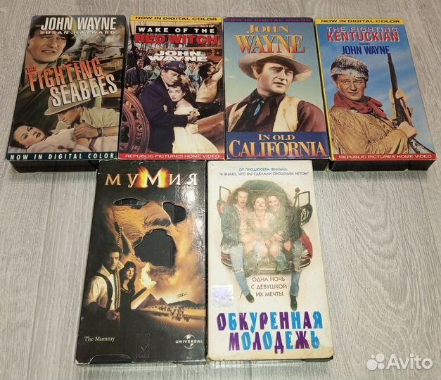 VHS видеокассеты на видеомагнитофон / DVD