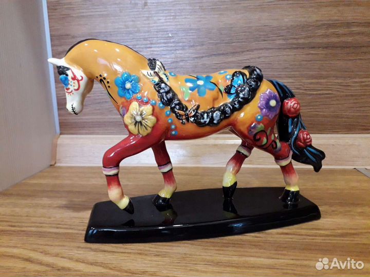 Фигурка интерьерная Конь Лошадь