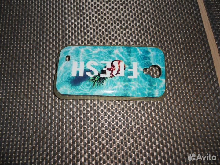 Чехол на телефон